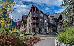 Rundle Cliffs Lodge Canmore